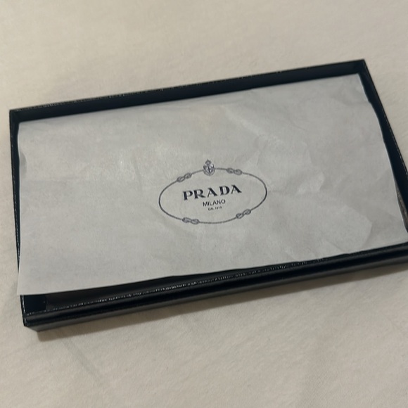 NIB Prada Saffiano Continental Wallet - Picture 8 of 9